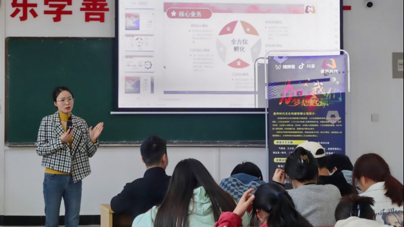 短视频剪辑软件根据功能和定位可以分为以下几类：